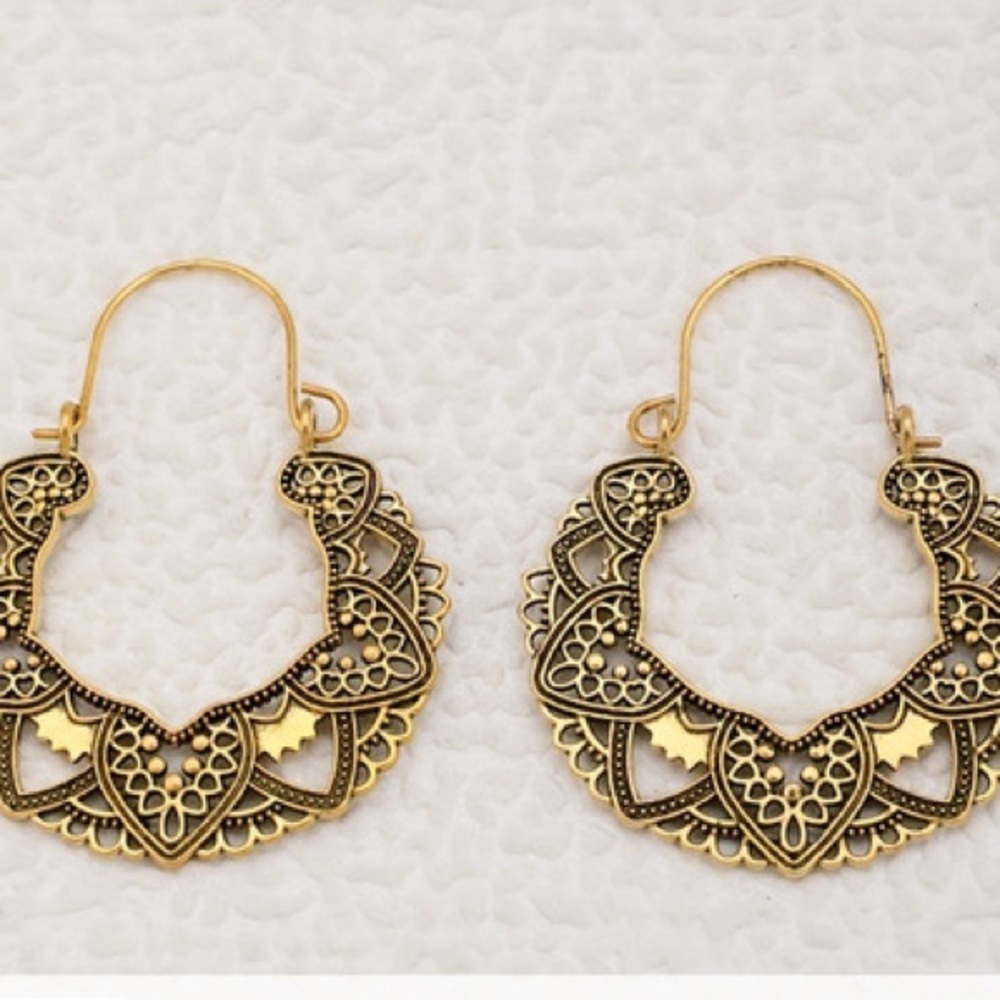 BOGO 50% Off NWT Vintage Gold Boho Flower Carved Hoop Dangle Earrings For Women